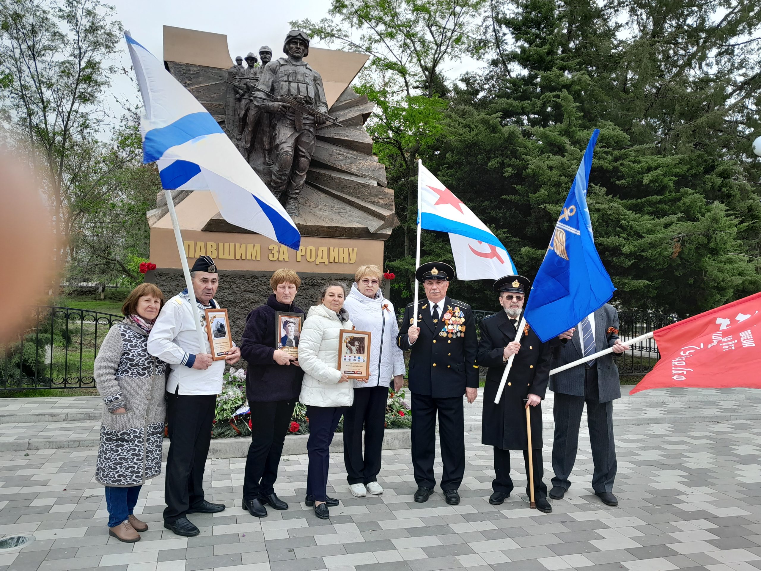 Открытие памятника в районном посёлке Усть-Донецком, посвящённого  участникам боевых действий, локальных войн и военных конфликтов. - Усть- Донецкий учебный центр